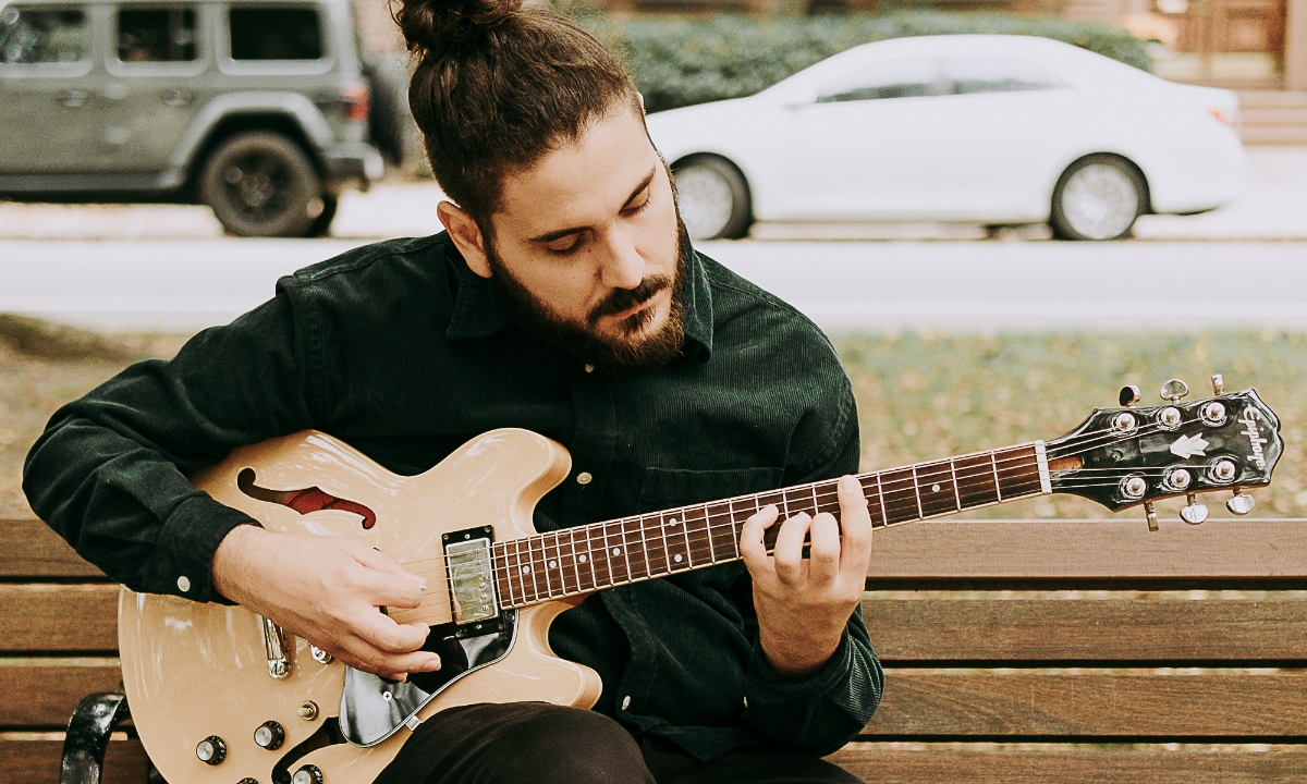 Andre Correa (photo by: Mariana Monteiro)